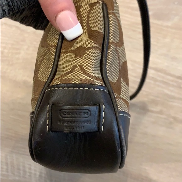 Coach Brown Leather Signature Handbag - Picture 3 of 7